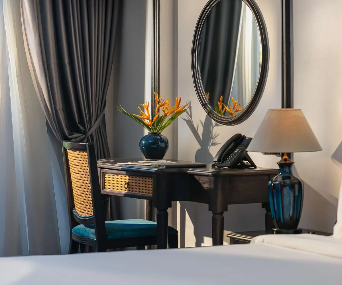 Deluxe Room 8