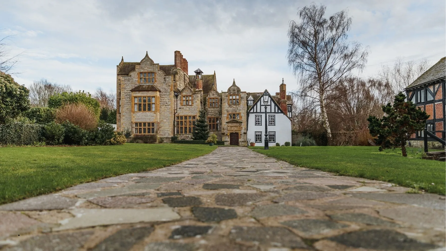 (WP) - Karma Salford Hall 5