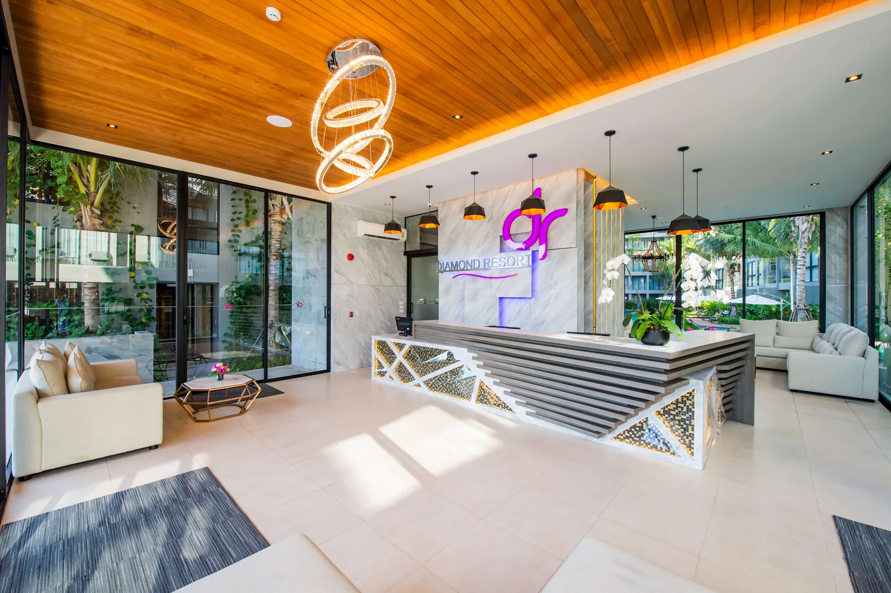 Lobby 4