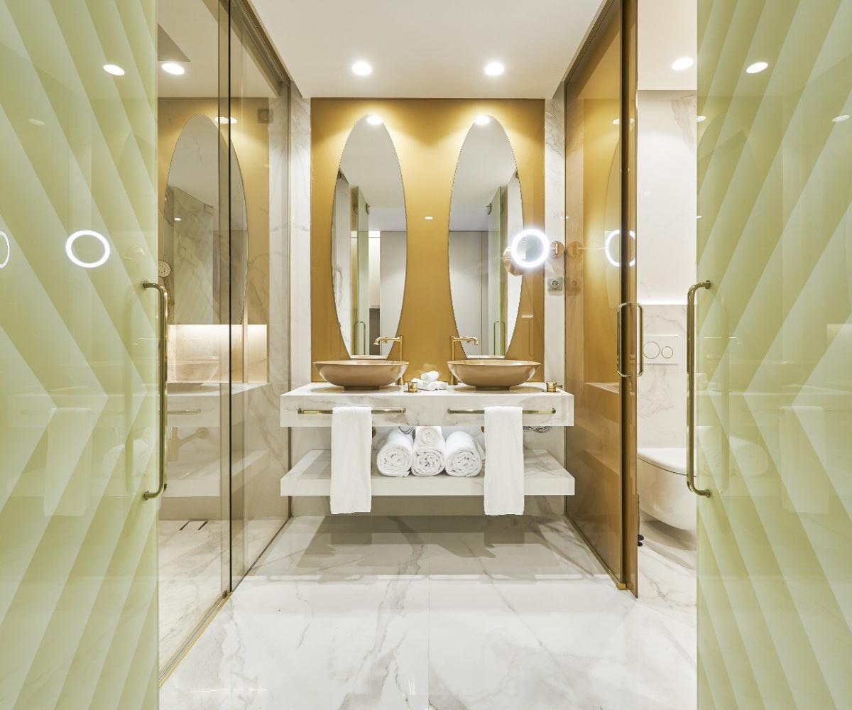 Savoy Palace - Hotel Room 3