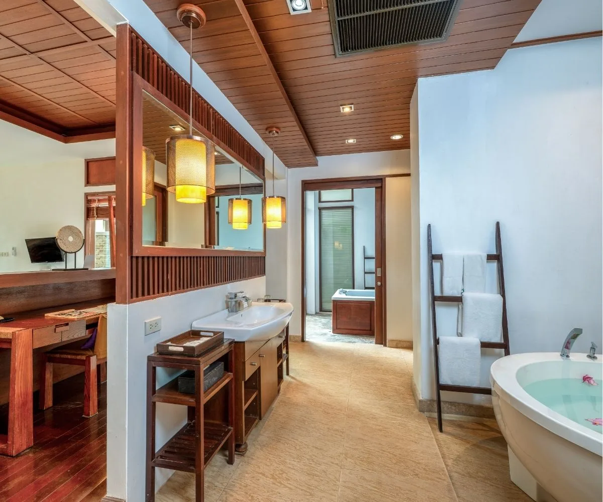 The Sarann - Jacuzzi Suite 5