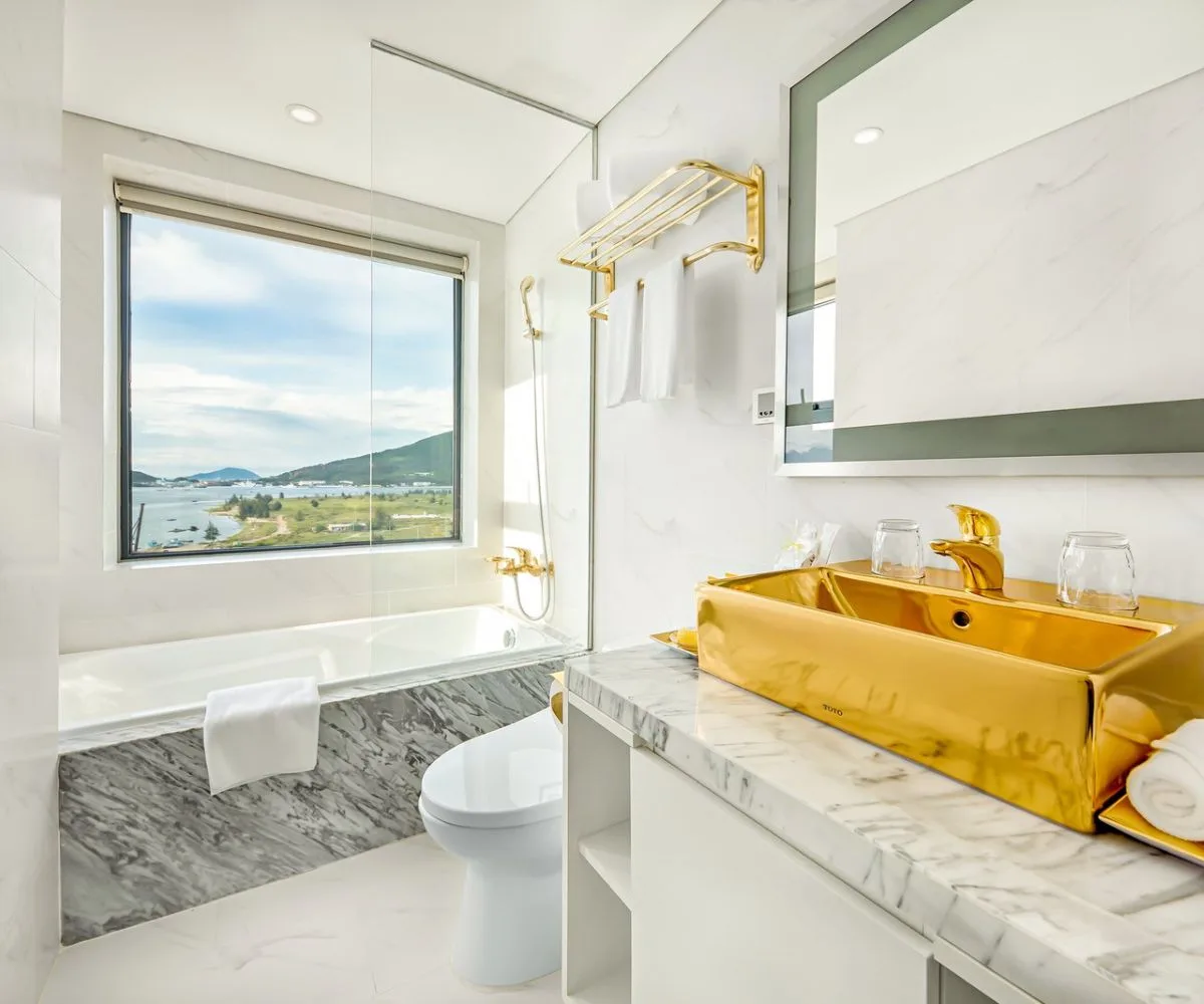 Corner Suite - 2