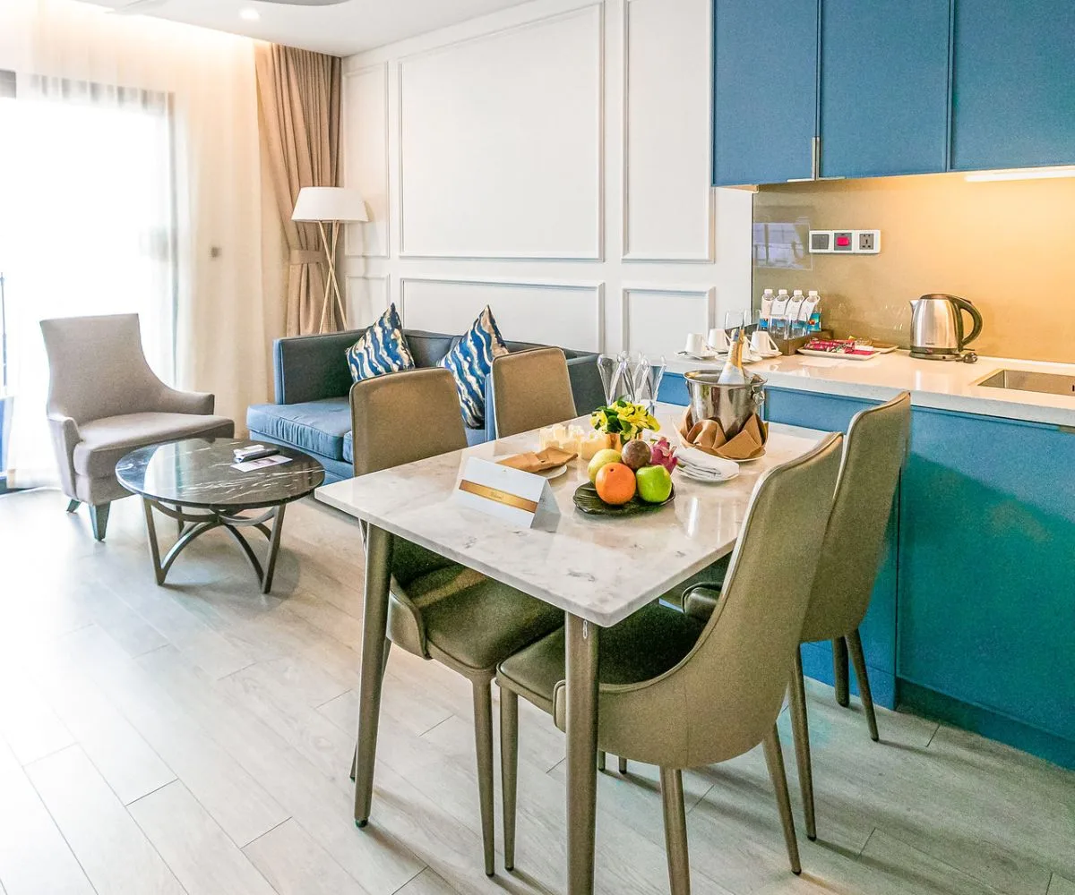 Corner Suite - 3
