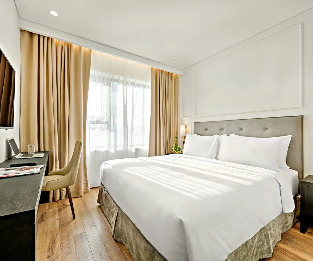Corner Suite - 6